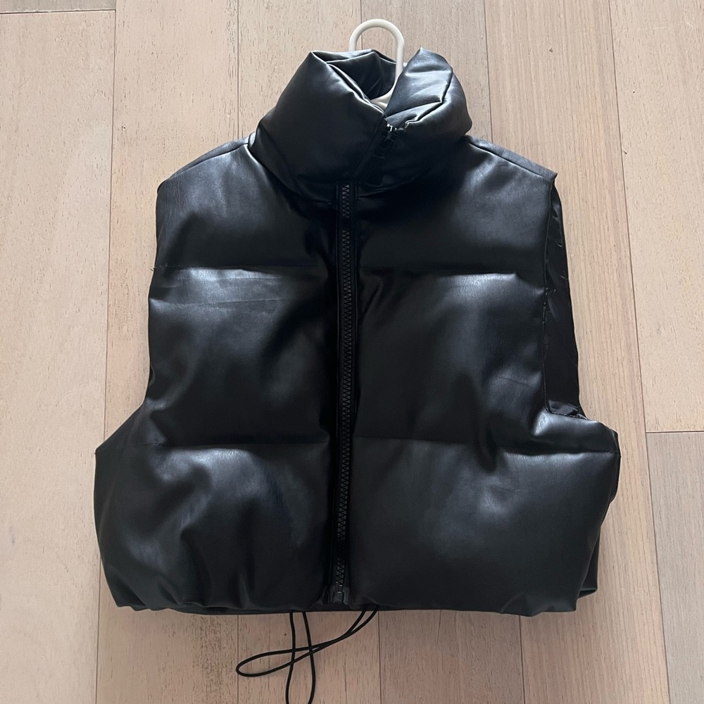Cropped Puffer Vest